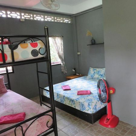 Same Same Guesthouse, Bar & Restaurant (Adults Only) 핫 린 외부 사진