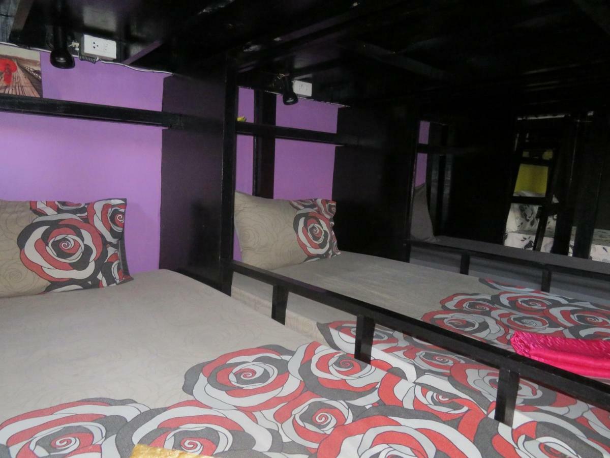 Same Same Guesthouse, Bar & Restaurant (Adults Only) 핫 린 외부 사진