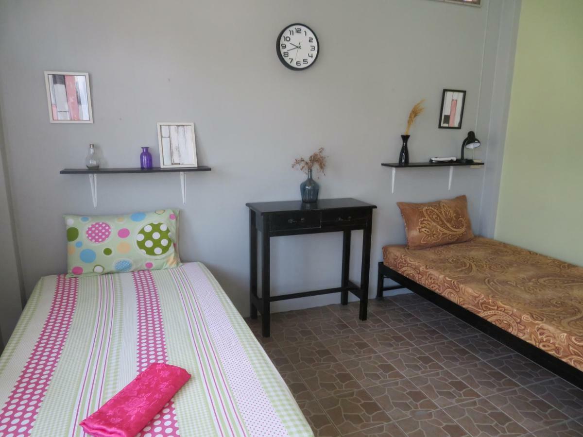 Same Same Guesthouse, Bar & Restaurant (Adults Only) 핫 린 외부 사진