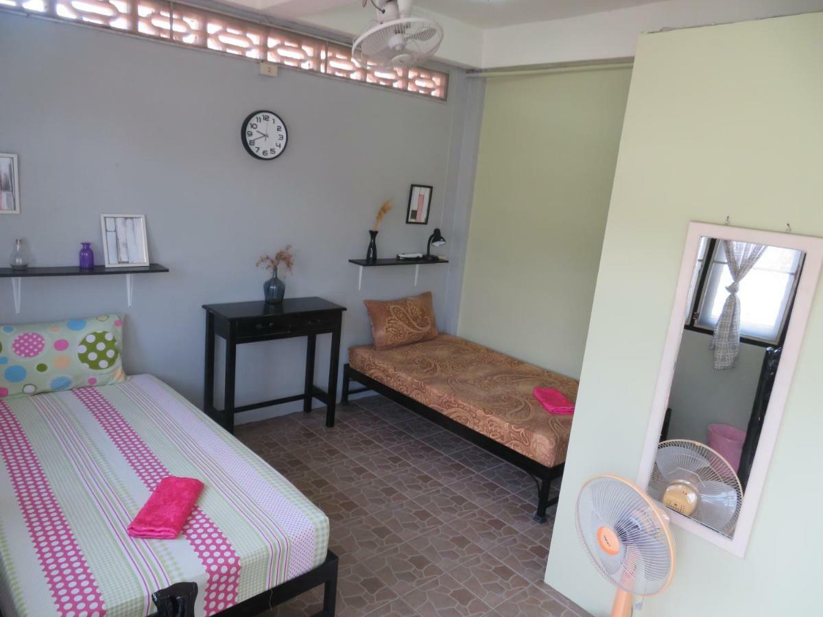 Same Same Guesthouse, Bar & Restaurant (Adults Only) 핫 린 외부 사진